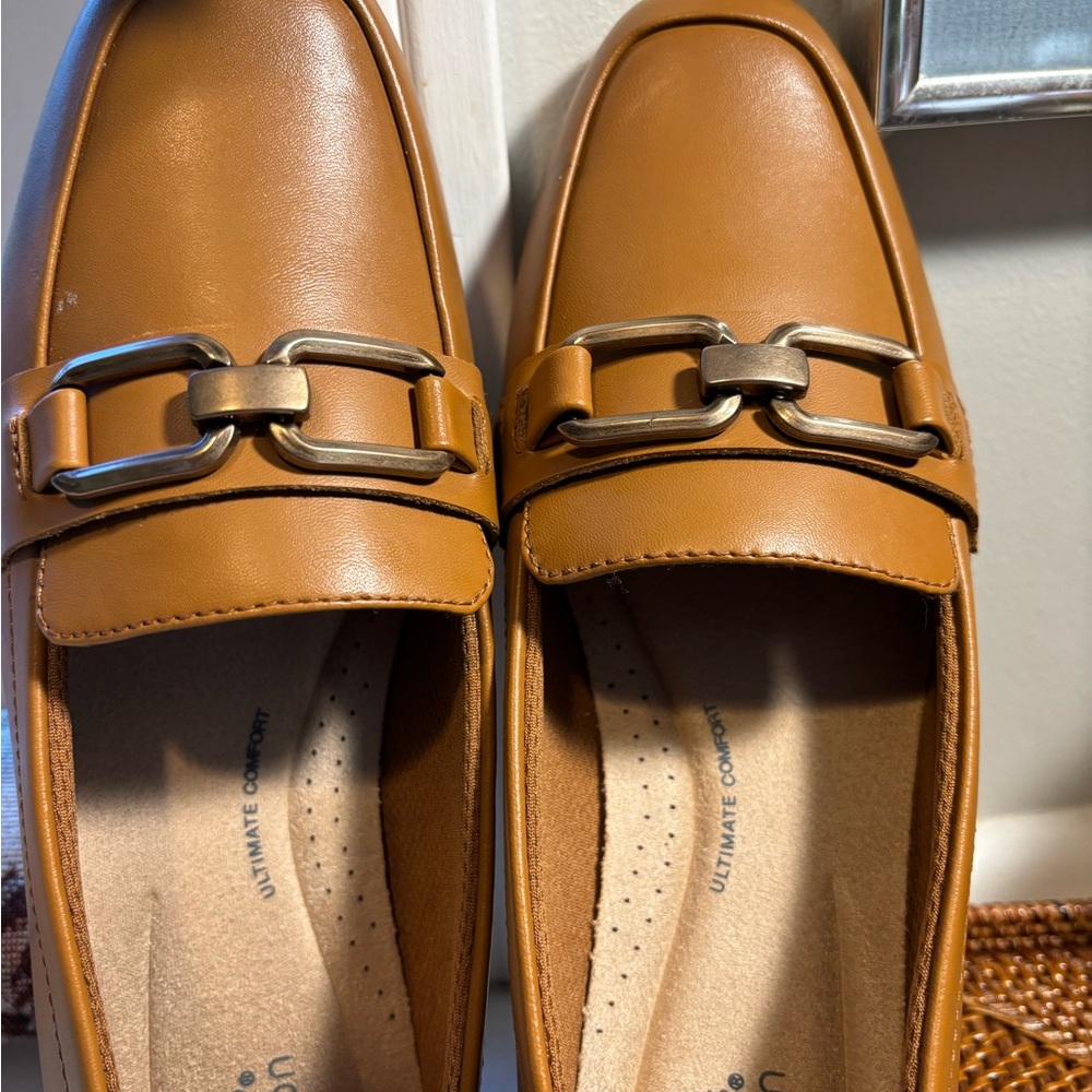 Clarks Women's Cognac Leather Slip-On Bit Loafers - Picture 5 of 6